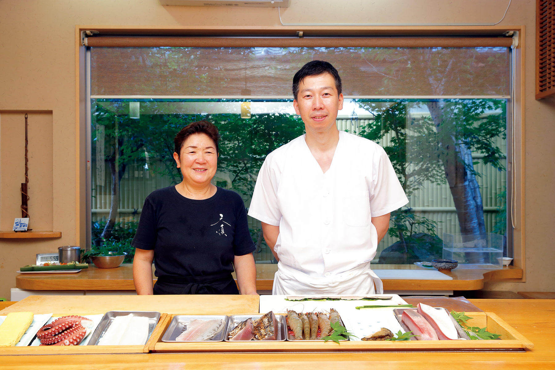 林田女将と上野料理長の画像